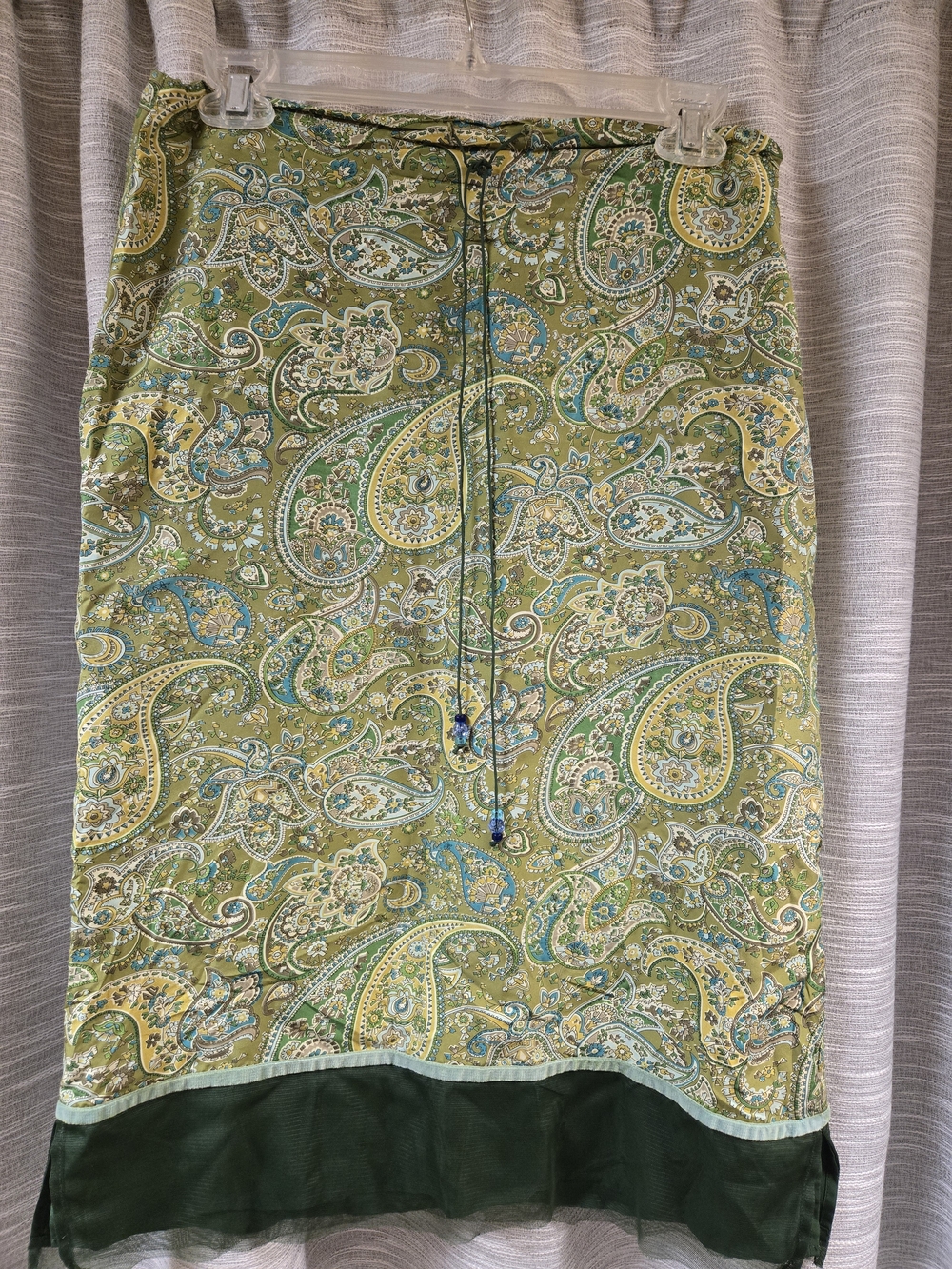 Vintage Express World Brand skirt made of 100% silk, sized 5/6 Y2k Era